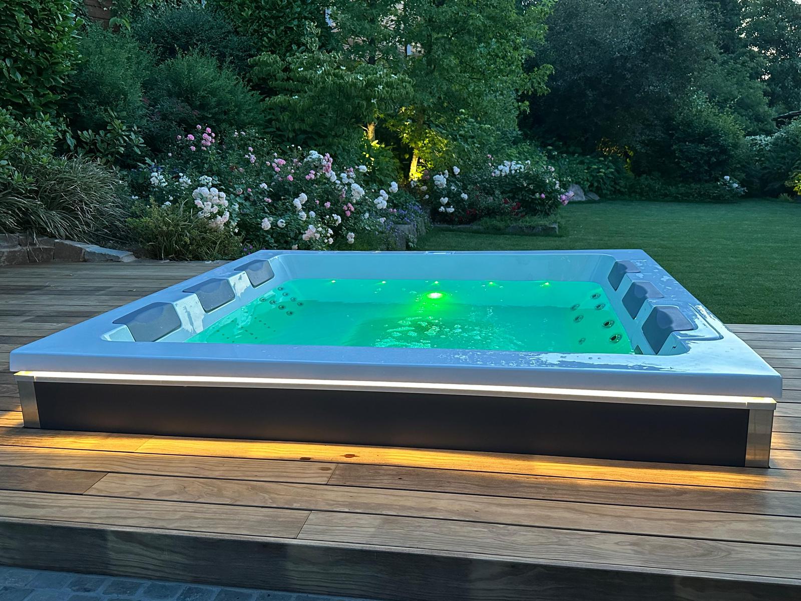 outdoor gartenwhirlpool 6person spa looks wellness • LOOKS - Heizung Sanitär Solar